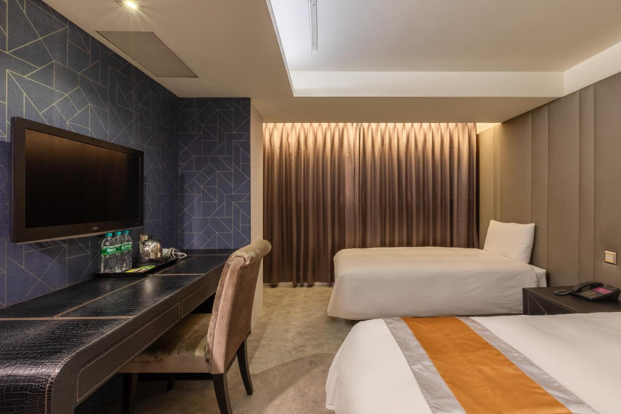 Ren Mei Fashion Hotel Taichung Room photo