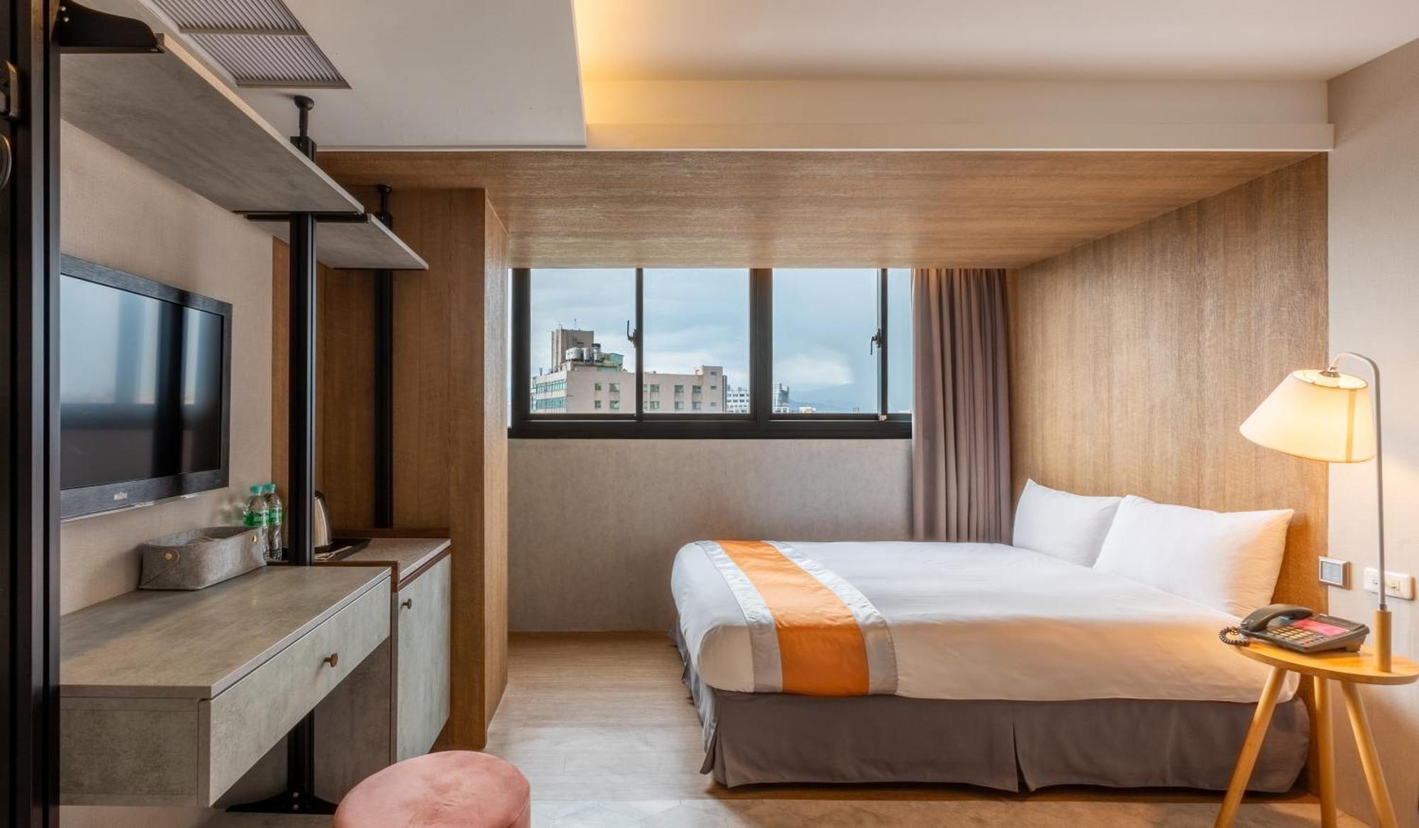 Ren Mei Fashion Hotel Taichung Exterior photo