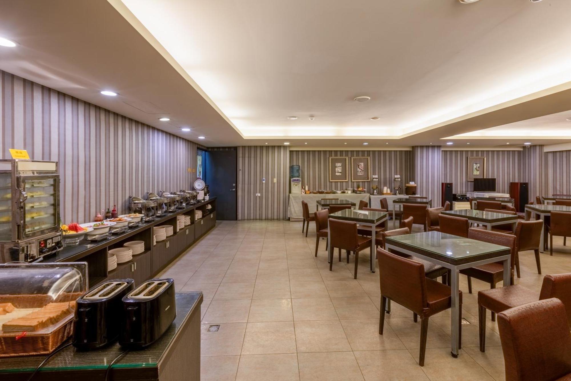 Ren Mei Fashion Hotel Taichung Exterior photo