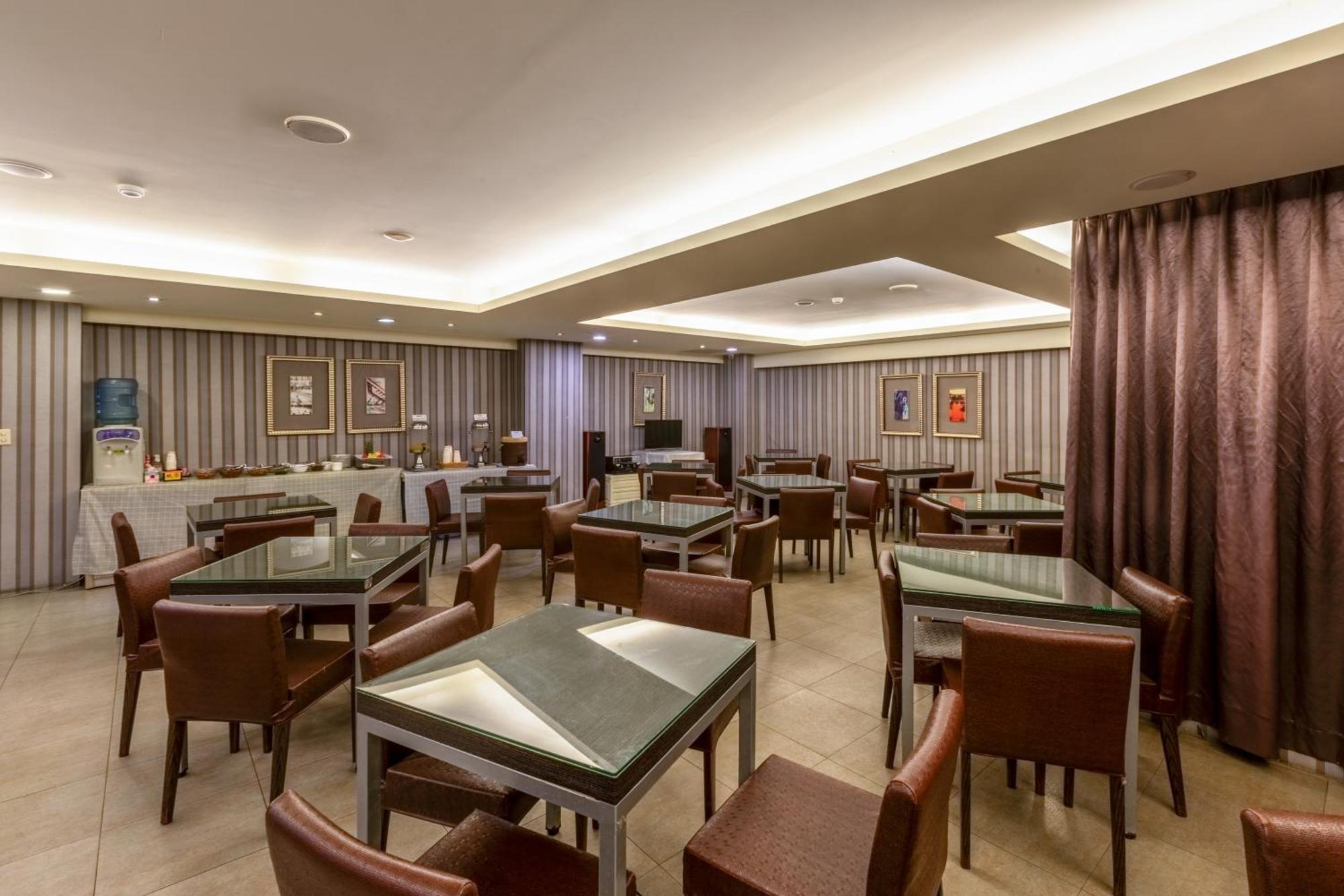 Ren Mei Fashion Hotel Taichung Exterior photo