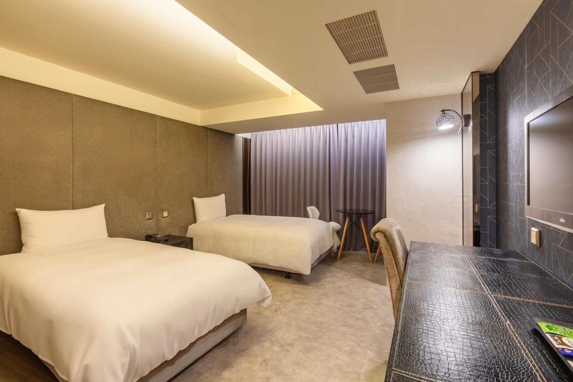 Ren Mei Fashion Hotel Taichung Room photo