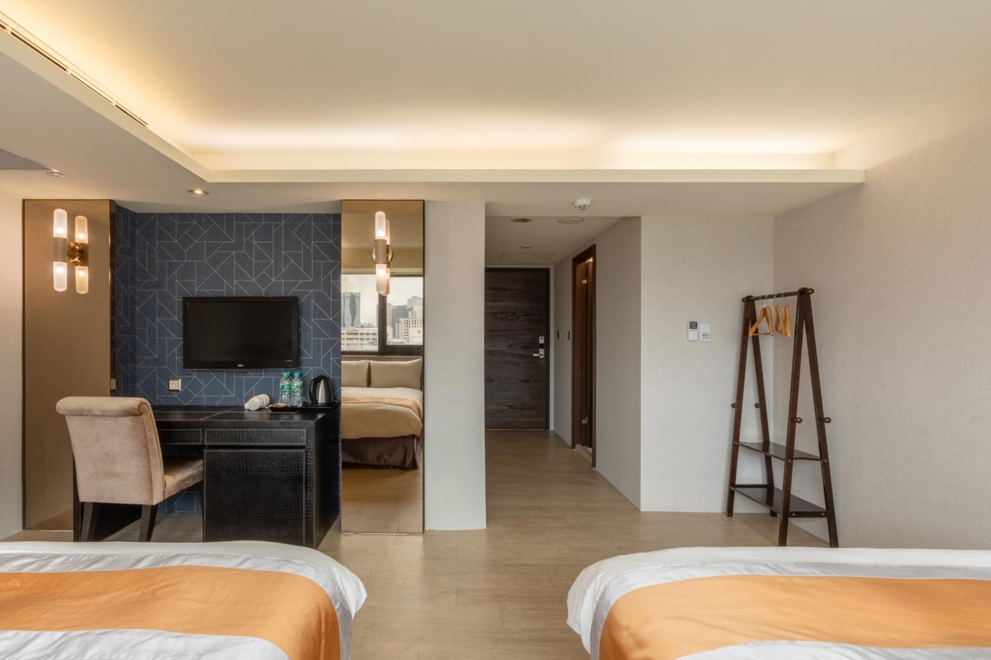 Ren Mei Fashion Hotel Taichung Room photo