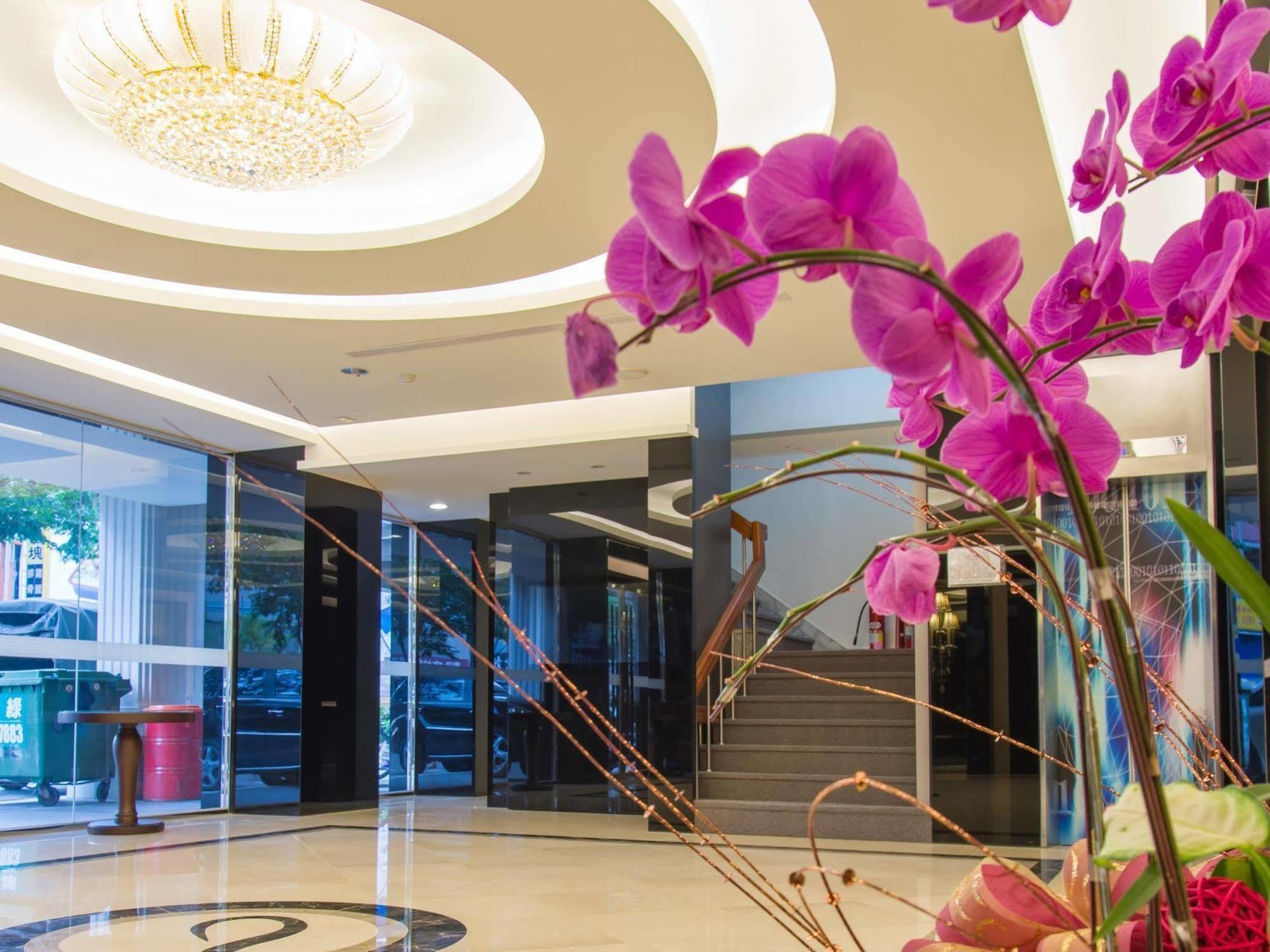 Ren Mei Fashion Hotel Taichung Exterior photo
