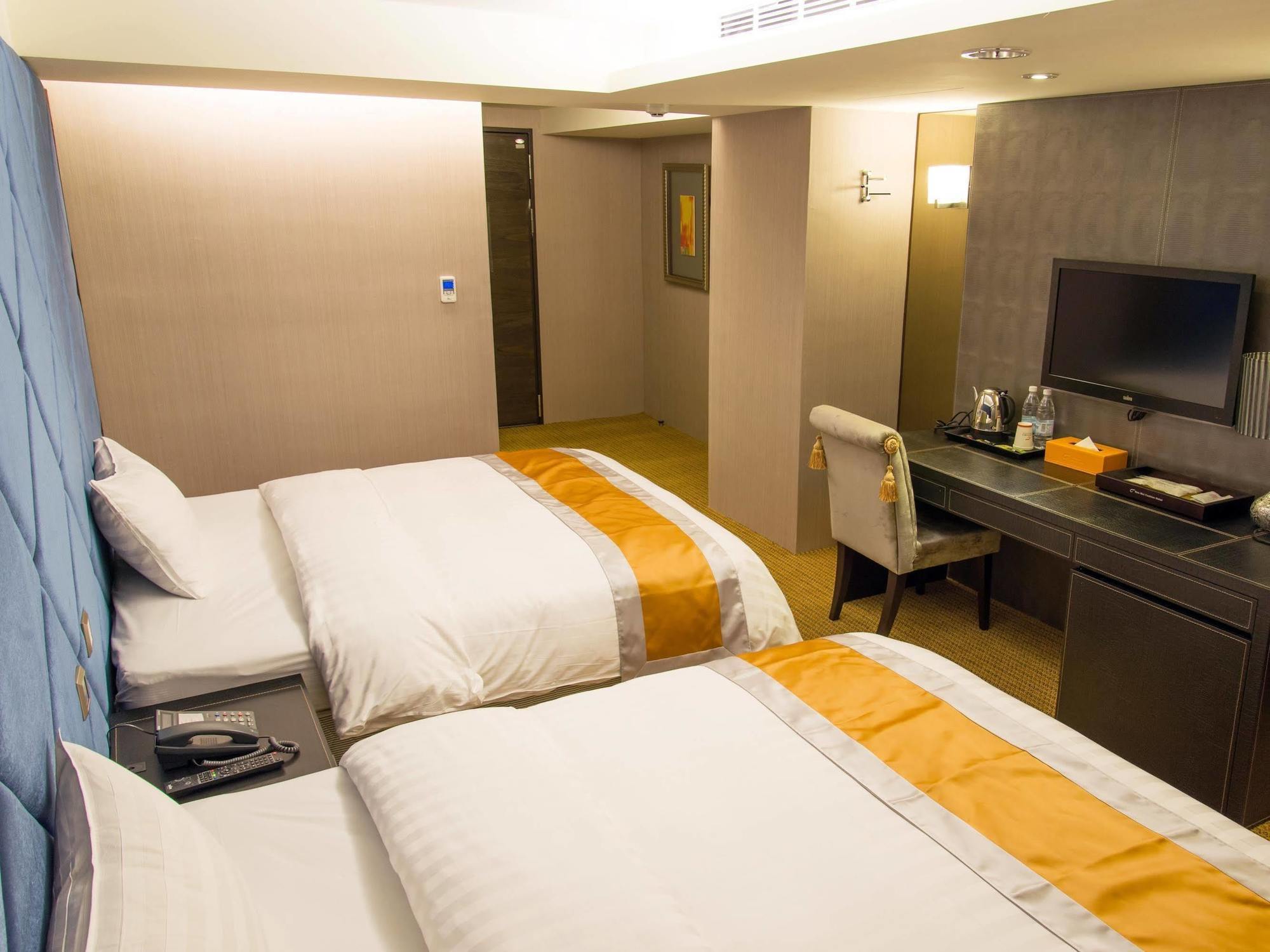 Ren Mei Fashion Hotel Taichung Exterior photo